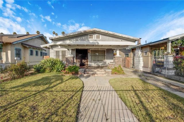 3940 Denker, Los Angeles, CA 90062