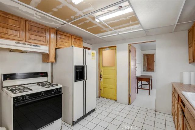 3940 Denker, Los Angeles, CA 90062