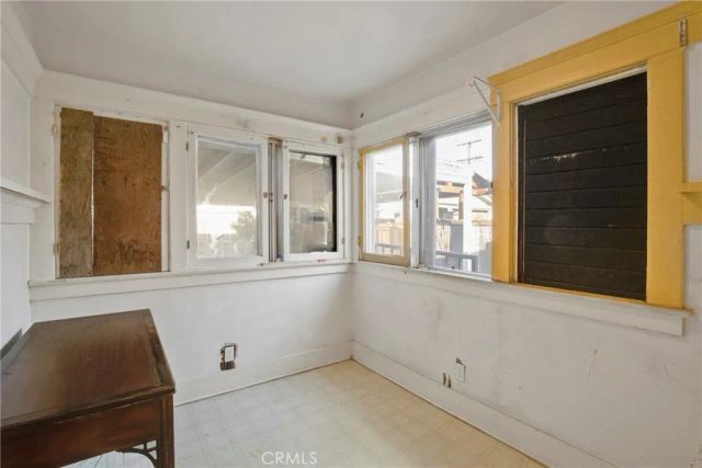 3940 Denker, Los Angeles, CA 90062