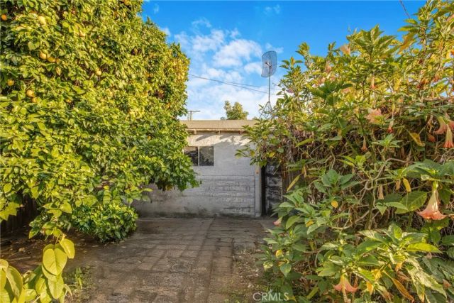 3940 Denker, Los Angeles, CA 90062