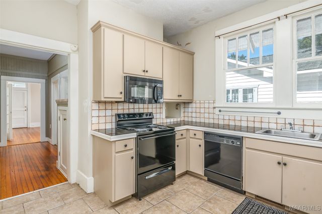 951 CLOVERDALE Road, Montgomery, AL 36106