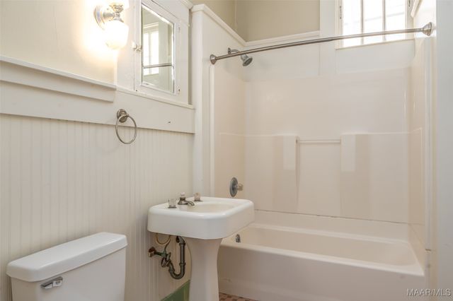 951 CLOVERDALE Road, Montgomery, AL 36106