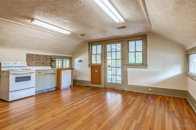 951 CLOVERDALE Road, Montgomery, AL 36106