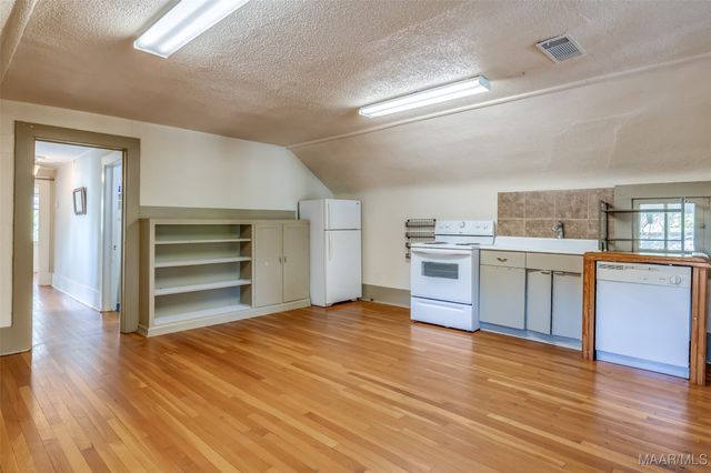 951 CLOVERDALE Road, Montgomery, AL 36106