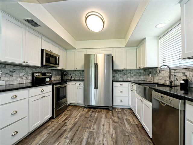 730 Vanguard ST, Lakeway, TX 78734