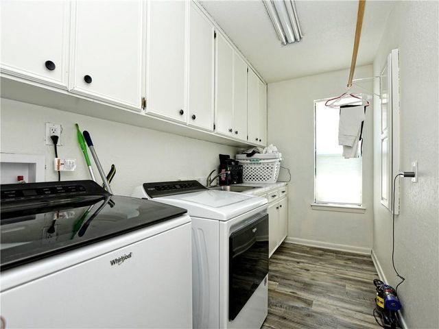 730 Vanguard ST, Lakeway, TX 78734