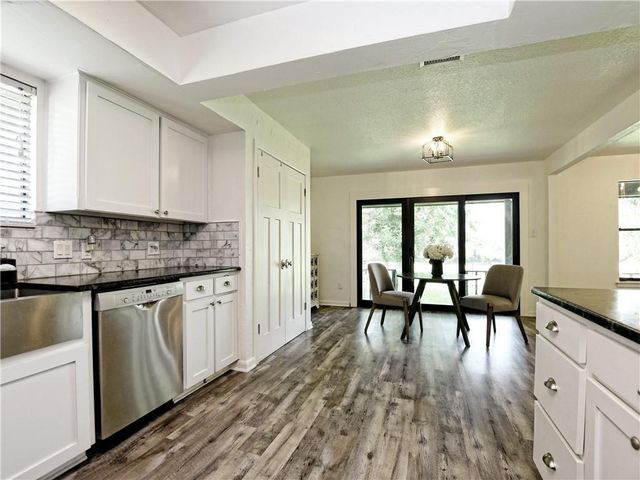 730 Vanguard ST, Lakeway, TX 78734