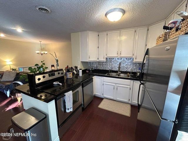 1205 16TH Street N, Jacksonville Beach, FL 32250