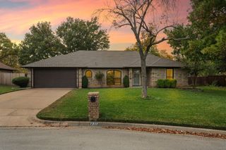 7317 Hialeah Circle W, North Richland Hills, TX 76182