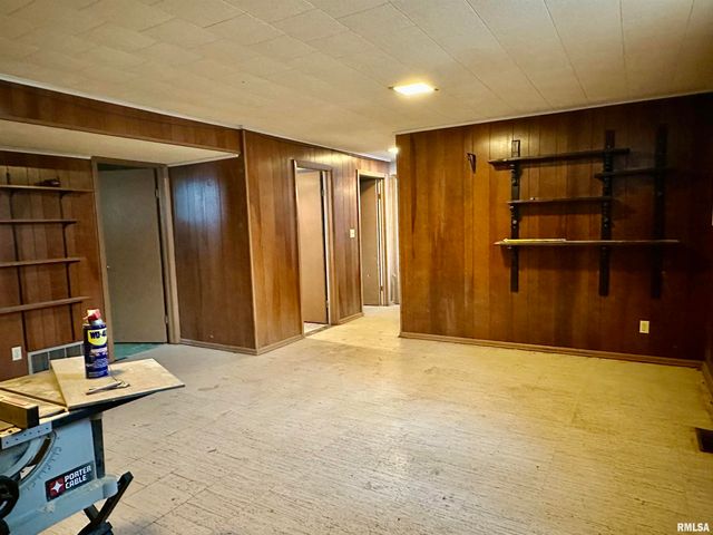 2721 N ELMCROFT Drive, Peoria, IL 61604