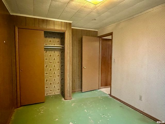 2721 N ELMCROFT Drive, Peoria, IL 61604