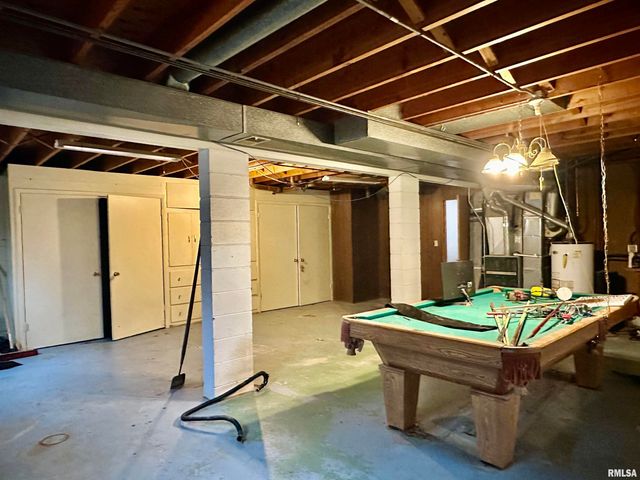 2721 N ELMCROFT Drive, Peoria, IL 61604