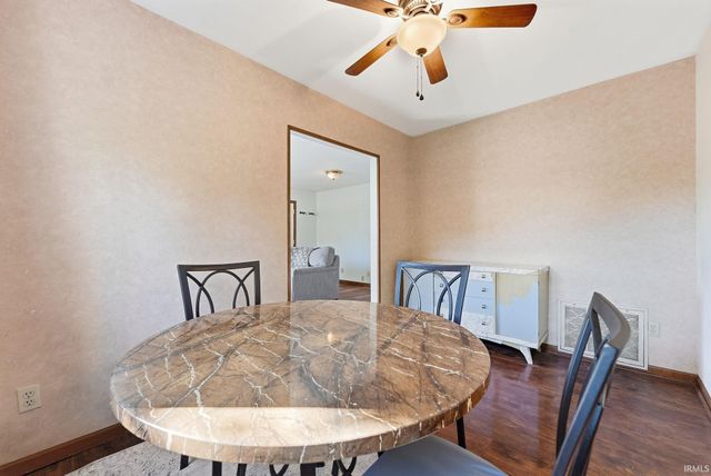 633 Ridgewood Drive, Fort Wayne, IN 46805