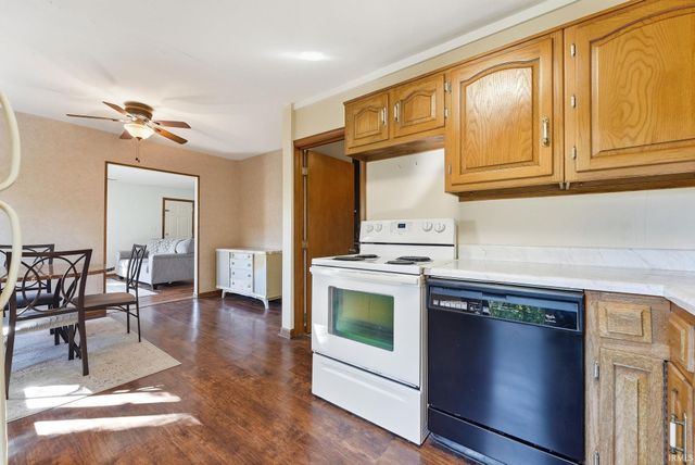 633 Ridgewood Drive, Fort Wayne, IN 46805