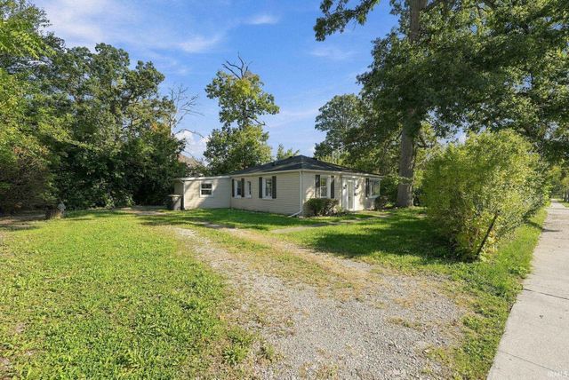 633 Ridgewood Drive, Fort Wayne, IN 46805