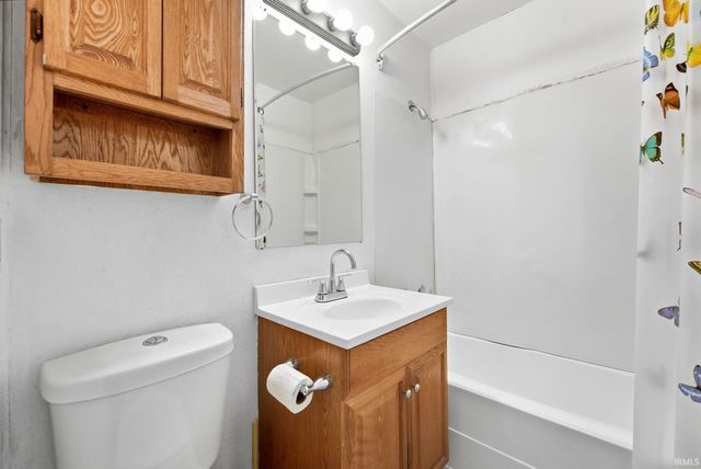 633 Ridgewood Drive, Fort Wayne, IN 46805