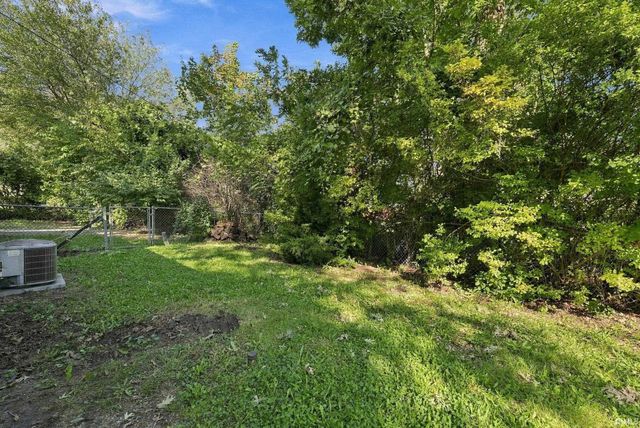 633 Ridgewood Drive, Fort Wayne, IN 46805