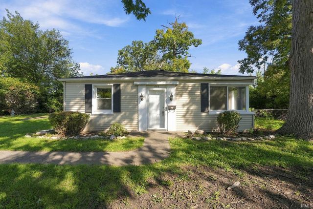 633 Ridgewood Drive, Fort Wayne, IN 46805