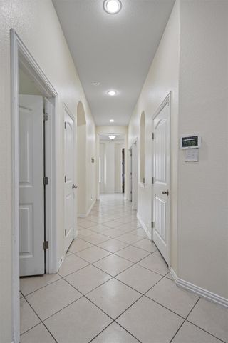 804 Farm House DR, Hutto, TX 78634