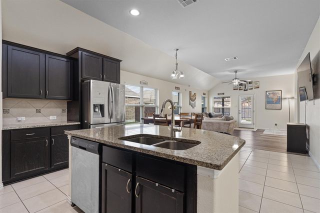 804 Farm House DR, Hutto, TX 78634