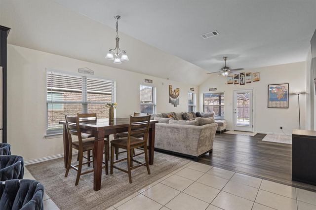 804 Farm House DR, Hutto, TX 78634