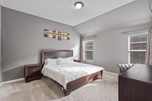 804 Farm House DR, Hutto, TX 78634