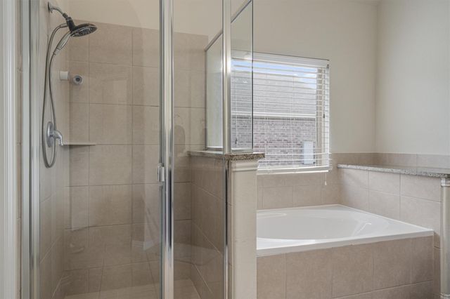 804 Farm House DR, Hutto, TX 78634