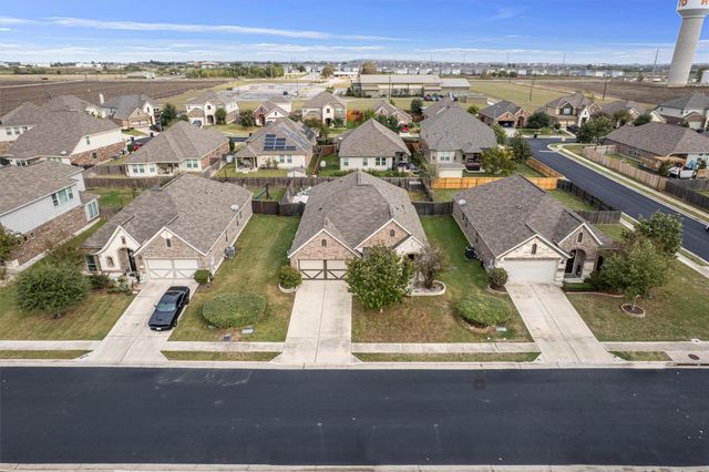 804 Farm House DR, Hutto, TX 78634