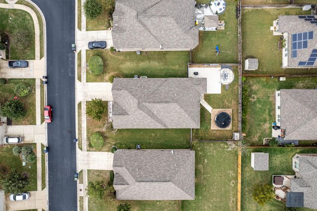 804 Farm House DR, Hutto, TX 78634