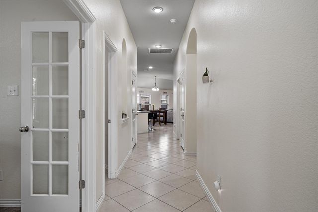 804 Farm House DR, Hutto, TX 78634