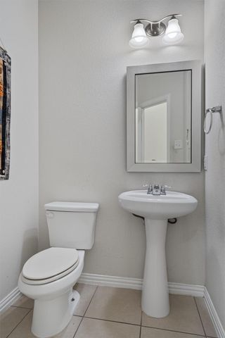 804 Farm House DR, Hutto, TX 78634