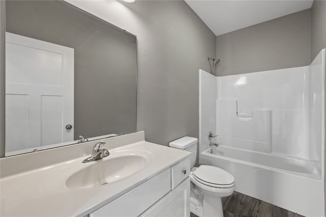 151 Alan Avenue SW A, Swisher, IA 52338