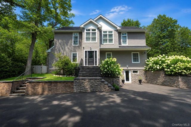 79 Oakside Road, Smithtown, NY 11787
