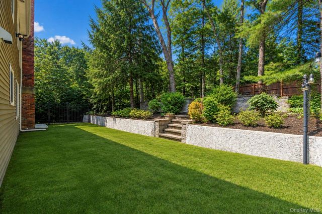 79 Oakside Road, Smithtown, NY 11787
