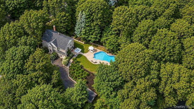 79 Oakside Road, Smithtown, NY 11787