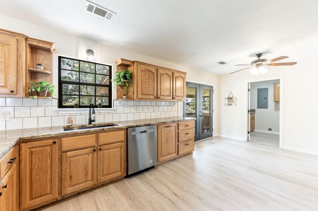 71 Key Largo Loop, Point Blank, TX 77364