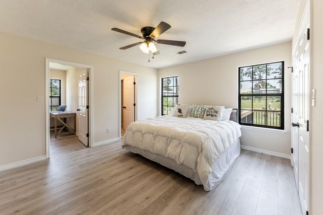 71 Key Largo Loop, Point Blank, TX 77364