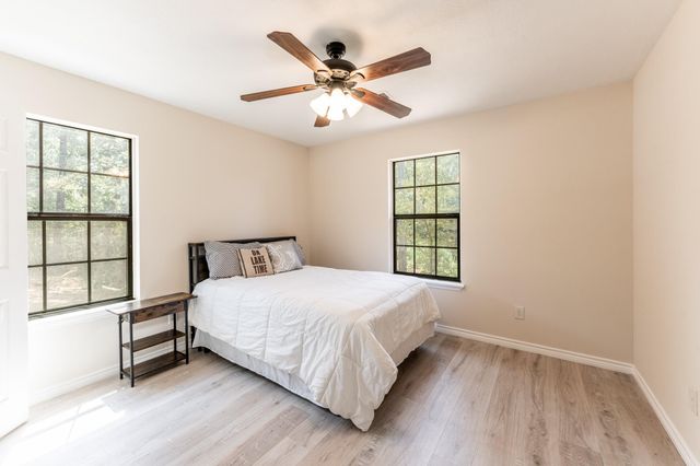 71 Key Largo Loop, Point Blank, TX 77364