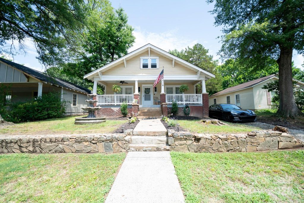 1712 Umstead Street, Charlotte, NC 28205