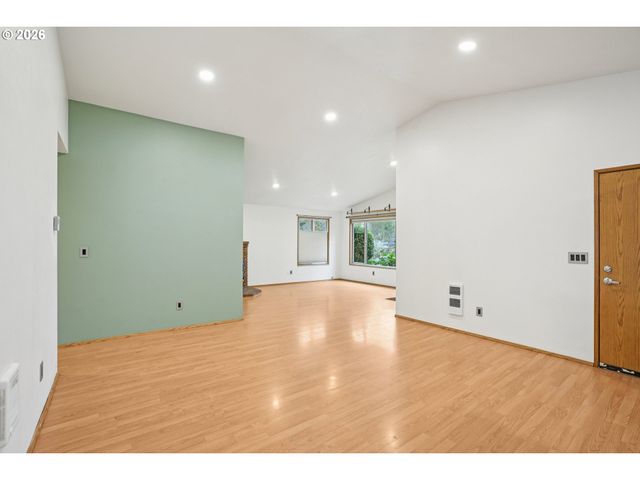 4133 Se TIBBETTS St, Portland, OR 97202