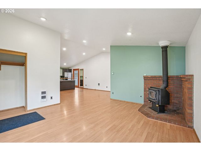 4133 Se TIBBETTS St, Portland, OR 97202