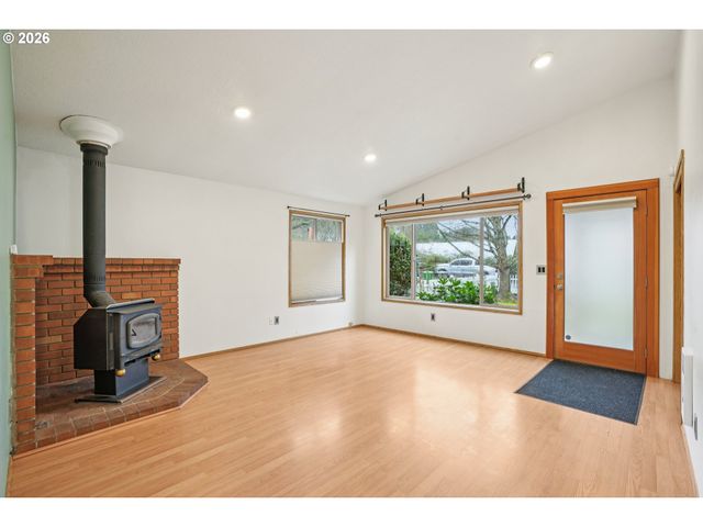 4133 Se TIBBETTS St, Portland, OR 97202