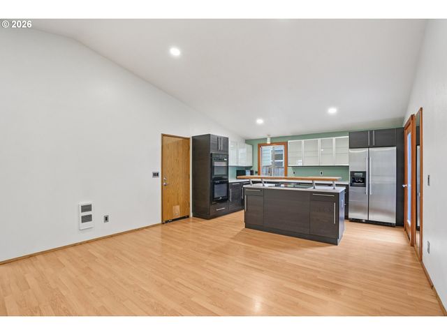 4133 Se TIBBETTS St, Portland, OR 97202