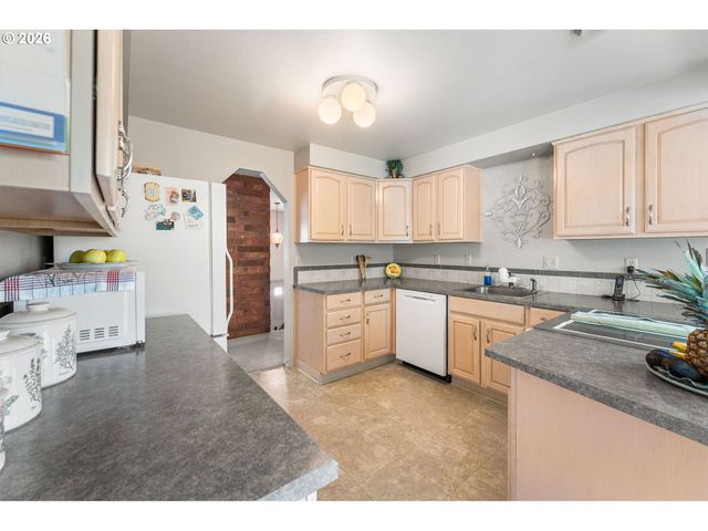 701 Ne FOOTHILLS Dr, Estacada, OR 97023