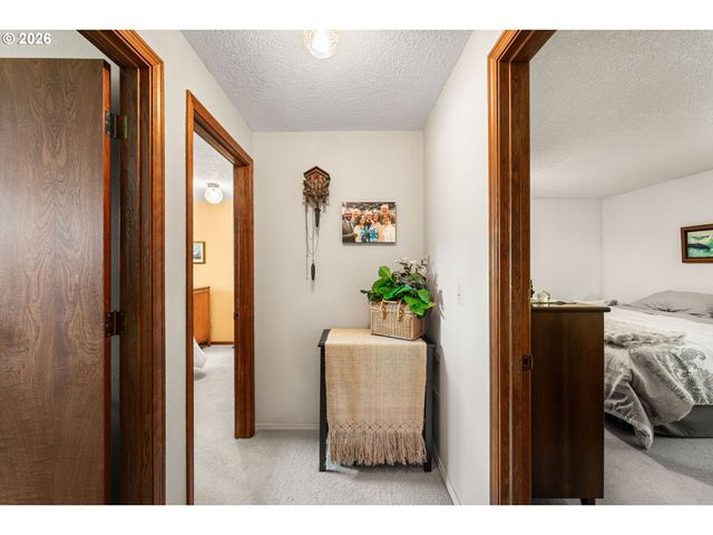701 Ne FOOTHILLS Dr, Estacada, OR 97023