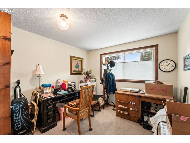 701 Ne FOOTHILLS Dr, Estacada, OR 97023