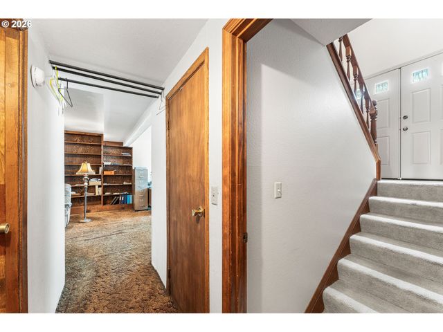 701 Ne FOOTHILLS Dr, Estacada, OR 97023