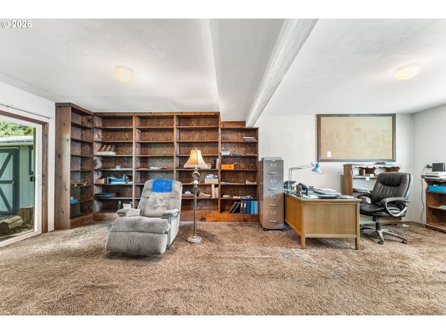 701 Ne FOOTHILLS Dr, Estacada, OR 97023