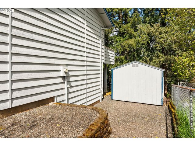 701 Ne FOOTHILLS Dr, Estacada, OR 97023