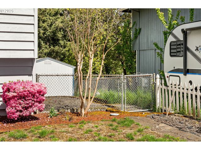 701 Ne FOOTHILLS Dr, Estacada, OR 97023